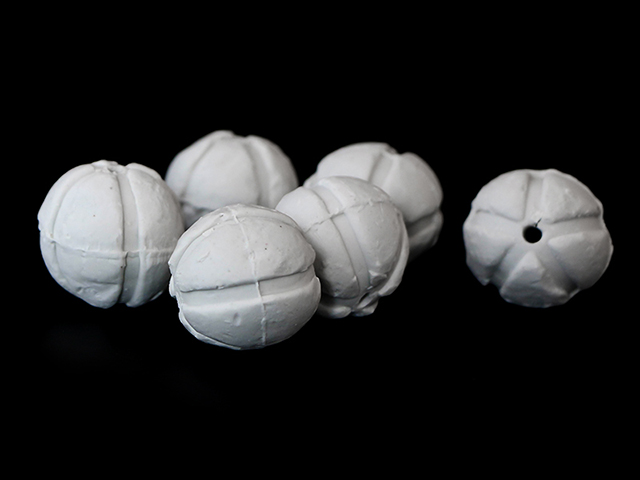 1617605476203086.jpg 開孔蓄熱球01.jpg