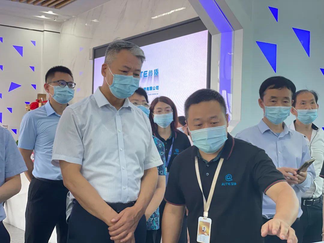 中國勞動關系學院黨委副書記、紀委書記劉路剛一行蒞臨江西艾特傳質科技有限公司調研工會改革發展情況